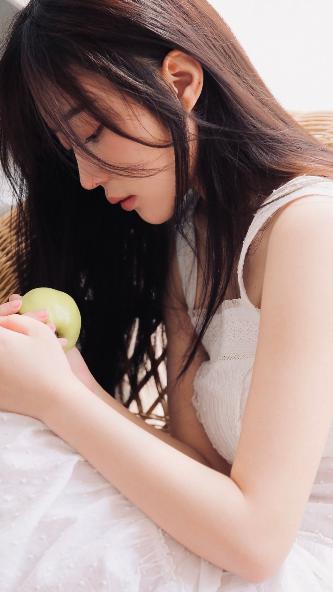 亭亭玉立四月天月色阑珊处情已晚